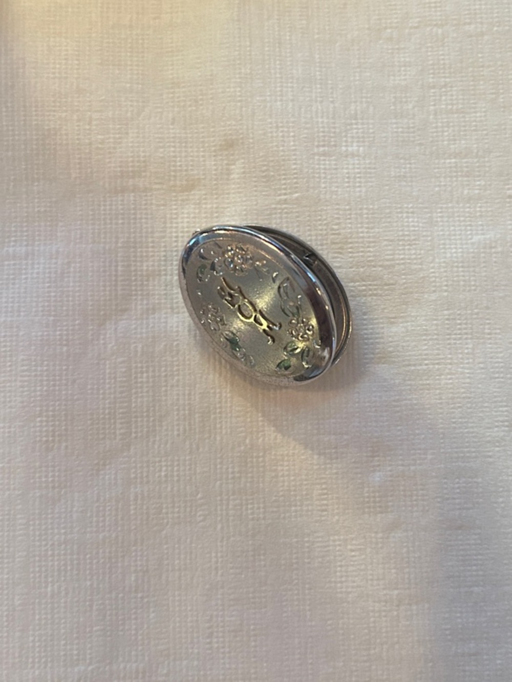 White Gold Floral Oval Locket Pendant - Unbranded